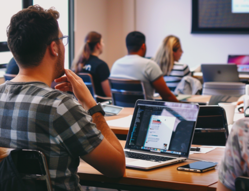 Digitalbonus Bayern + Fachkräftemangel: Warum Unternehmen jetzt in Weiterbildung investieren müssen